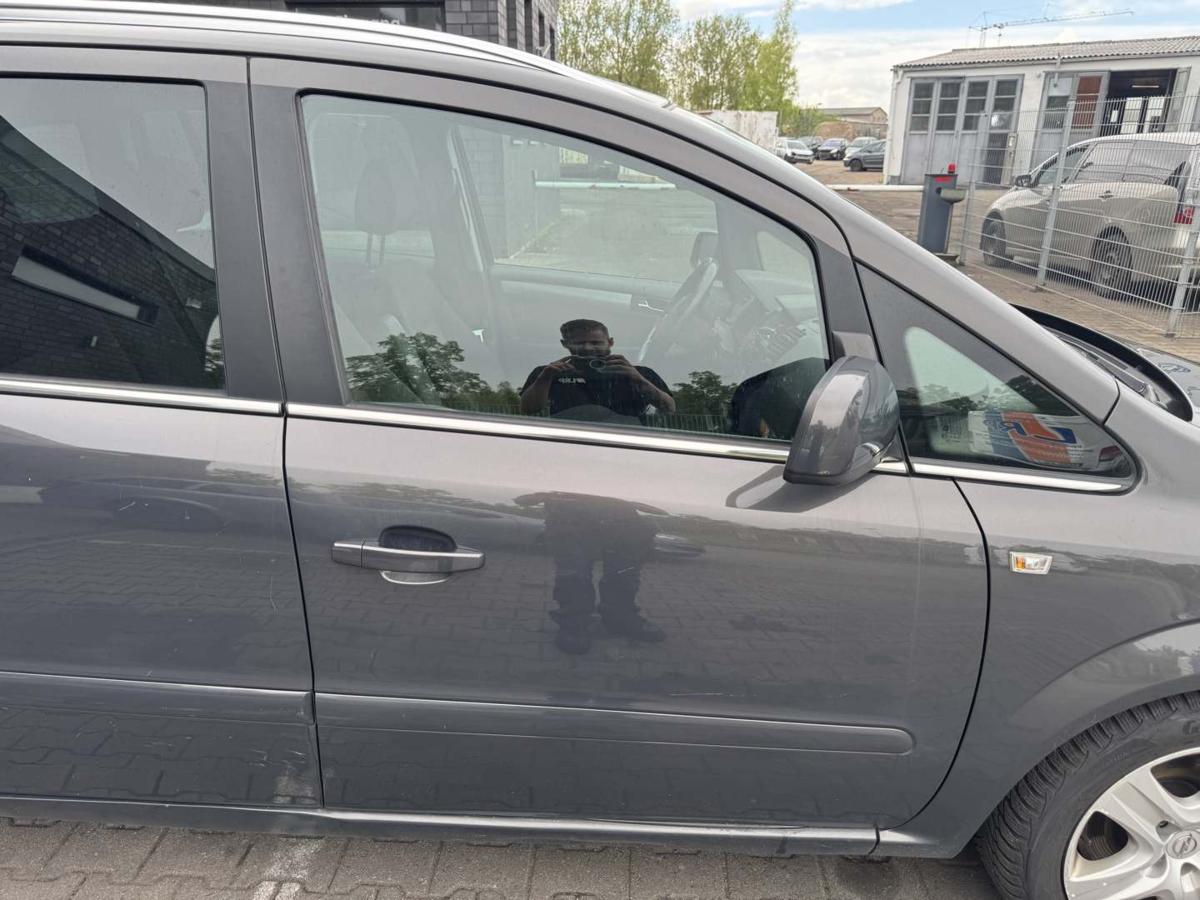 Opel Zafira B original T&uuml;r vorn rechts Z190 Phantom Grey Rohbau Bj.2012